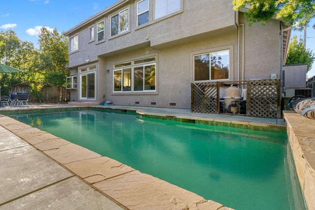 674 W Sunnyoaks Avenue, Campbell, CA 95008