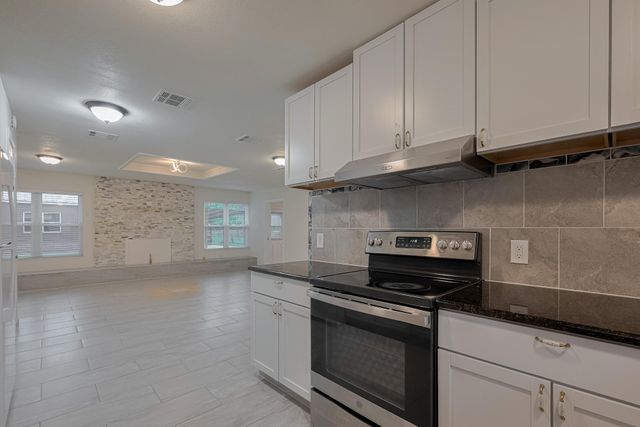 10182 Highway 146 N, Hardin, TX 77575