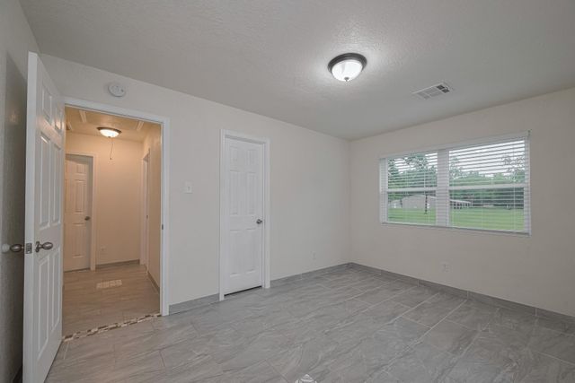 10182 Highway 146 N, Hardin, TX 77575