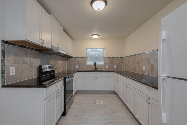 10182 Highway 146 N, Hardin, TX 77575