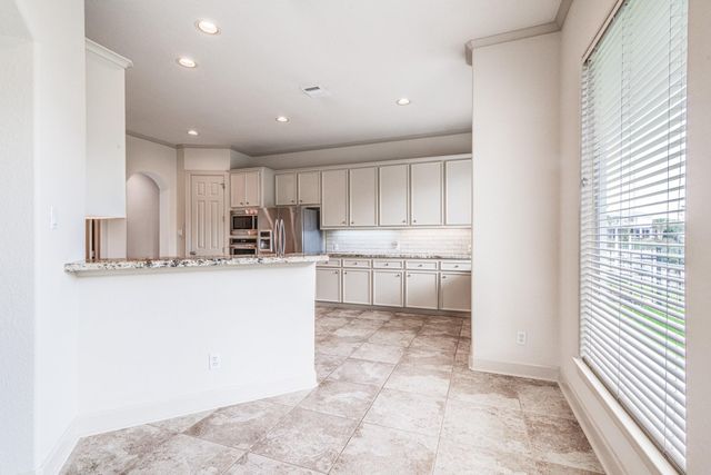 403 Harborside Way, Kemah, TX 77565