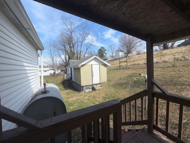 262 Lowe ST, Buchanan, VA 24066