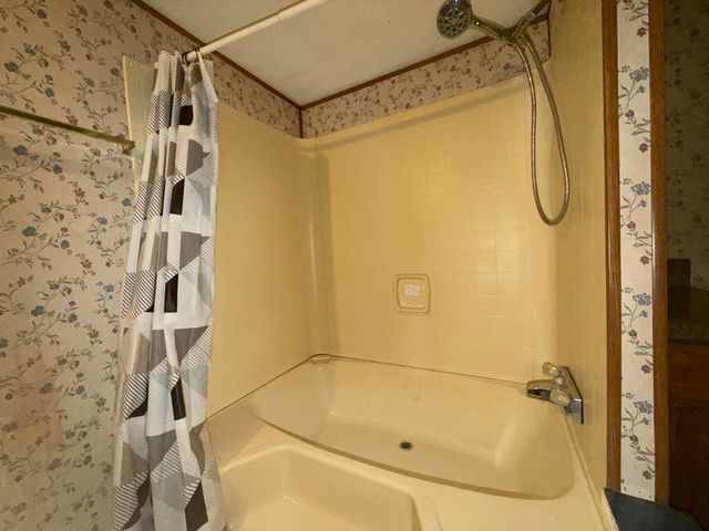 262 Lowe ST, Buchanan, VA 24066