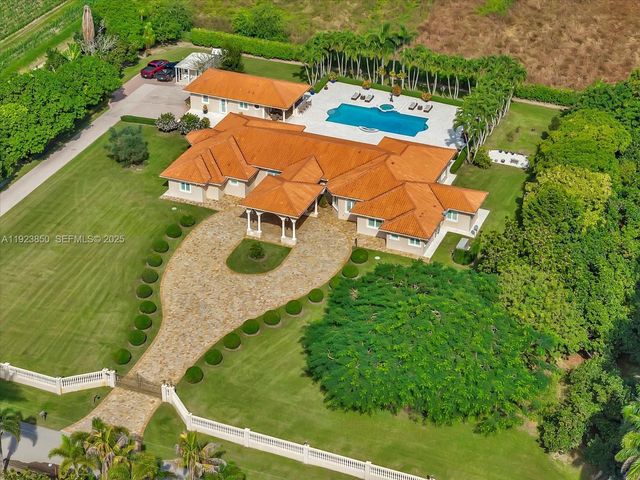 18611 SW 122nd Street, Miami, FL 33196