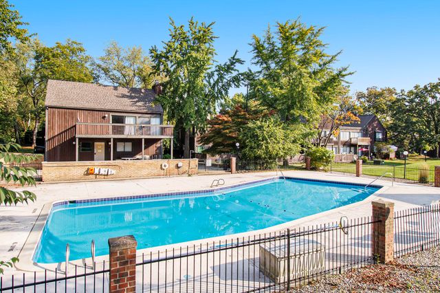 141 Selkirk Court, Kalamazoo, MI 49006