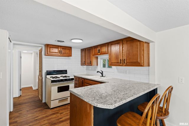 1501 43RD Street, Moline, IL 61265