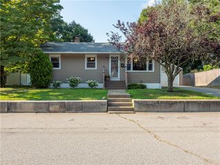 9 Kennington Avenue, Coventry, RI 02816
