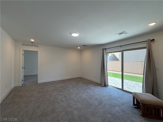 7346 Pioneer Way, Las Vegas, NV 89113