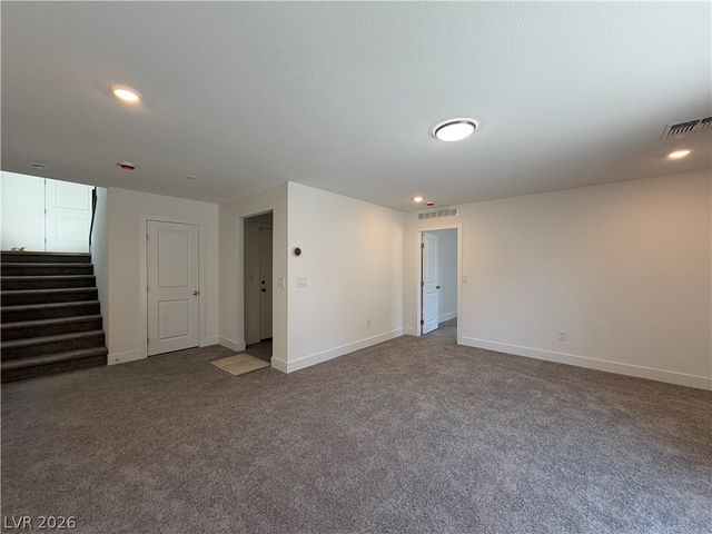 7346 Pioneer Way, Las Vegas, NV 89113