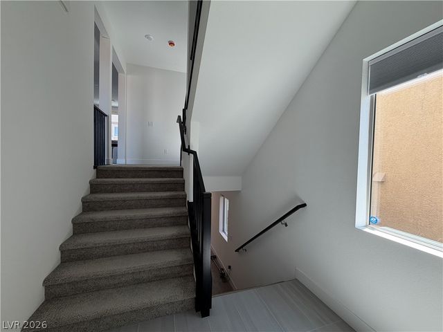 7346 Pioneer Way, Las Vegas, NV 89113