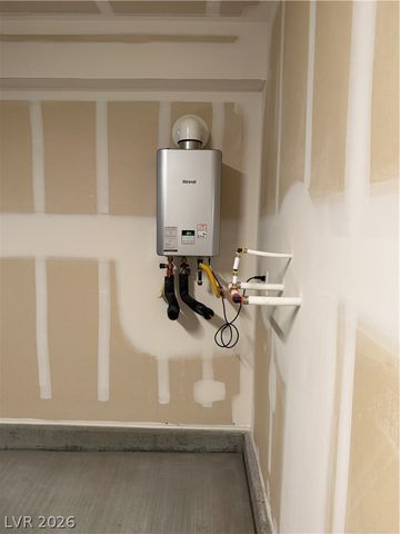 7346 Pioneer Way, Las Vegas, NV 89113