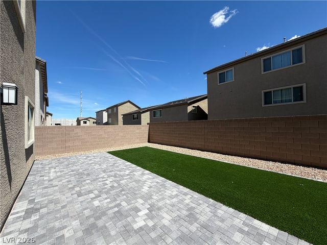 7346 Pioneer Way, Las Vegas, NV 89113