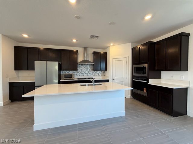 7346 Pioneer Way, Las Vegas, NV 89113