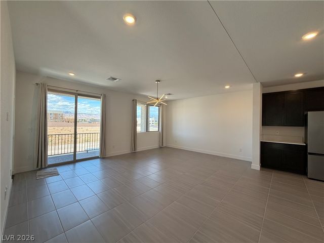 7346 Pioneer Way, Las Vegas, NV 89113