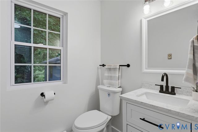 5641 N Chesterwood Dr, North Chesterfield, VA 23234