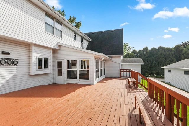 1498 PARKWAY DRIVE, Green Bay, WI 54304