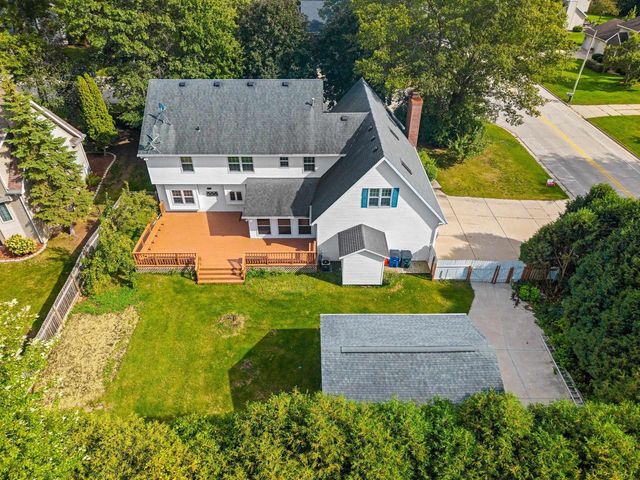 1498 PARKWAY DRIVE, Green Bay, WI 54304