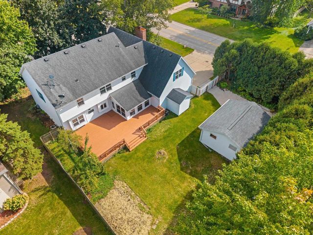 1498 PARKWAY DRIVE, Green Bay, WI 54304