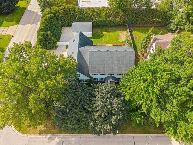 1498 PARKWAY DRIVE, Green Bay, WI 54304