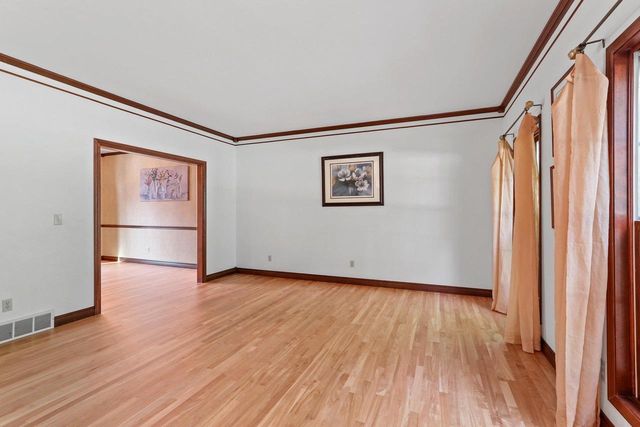 1498 PARKWAY DRIVE, Green Bay, WI 54304