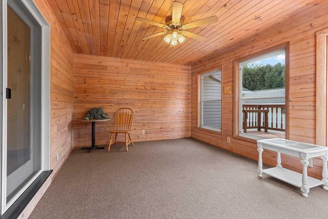1498 PARKWAY DRIVE, Green Bay, WI 54304