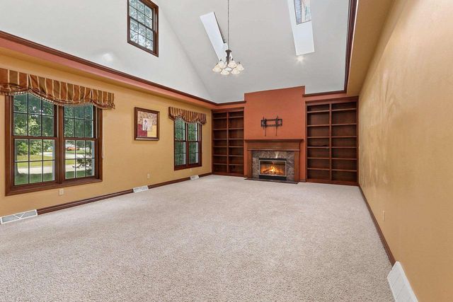 1498 PARKWAY DRIVE, Green Bay, WI 54304
