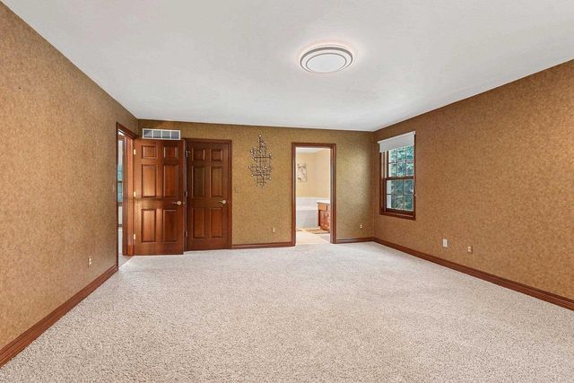 1498 PARKWAY DRIVE, Green Bay, WI 54304