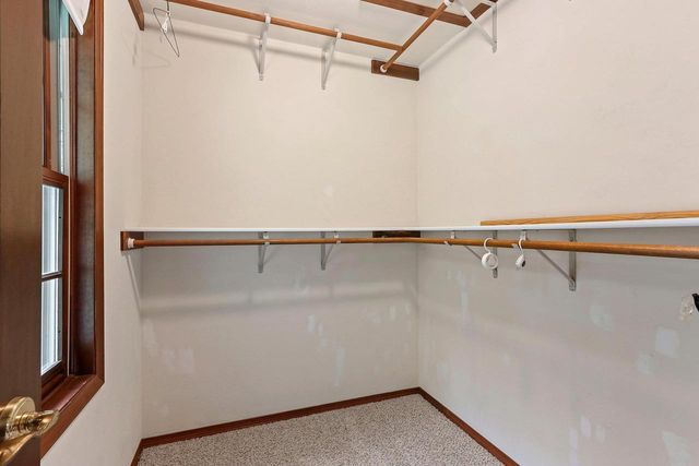 1498 PARKWAY DRIVE, Green Bay, WI 54304
