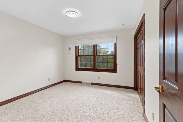 1498 PARKWAY DRIVE, Green Bay, WI 54304