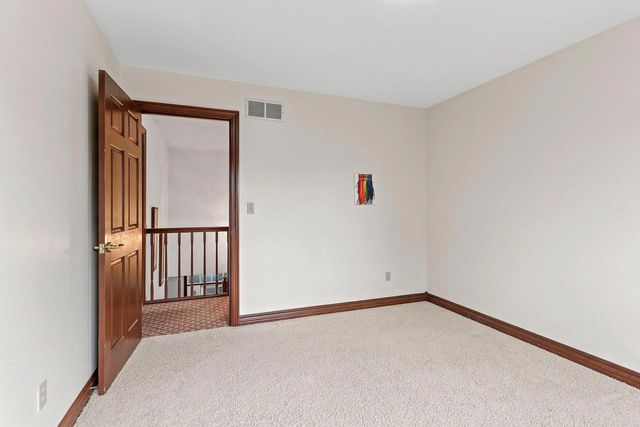 1498 PARKWAY DRIVE, Green Bay, WI 54304