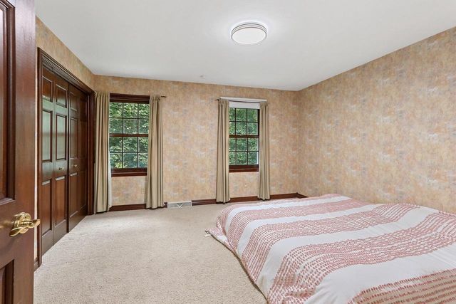 1498 PARKWAY DRIVE, Green Bay, WI 54304