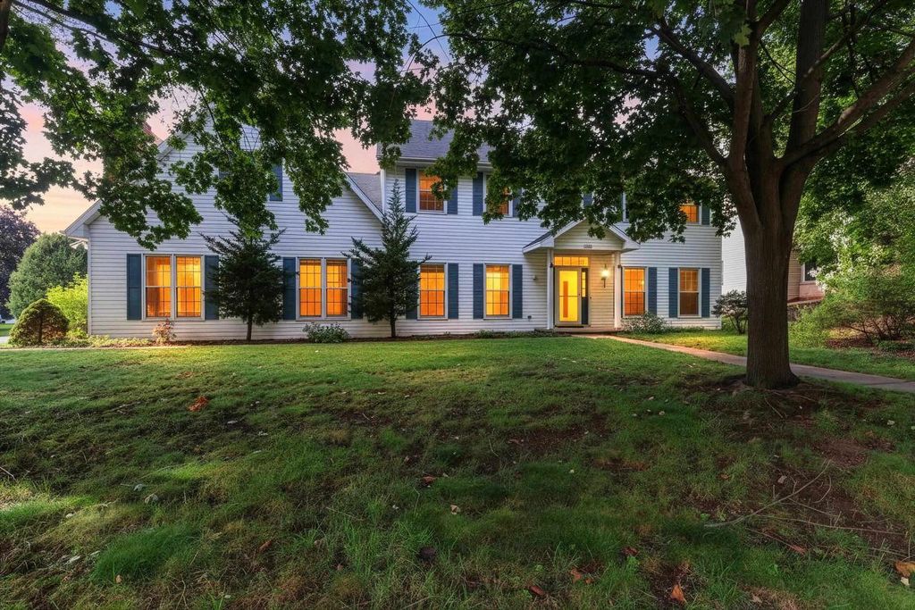 1498 PARKWAY DRIVE, Green Bay, WI 54304