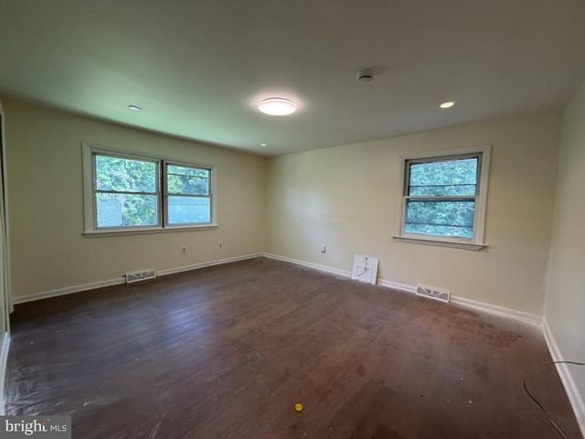 322 NICHOLSON RD, Mount Ephraim, NJ 08059