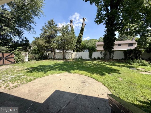 322 NICHOLSON RD, Mount Ephraim, NJ 08059