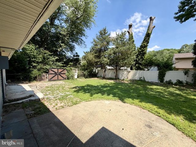 322 NICHOLSON RD, Mount Ephraim, NJ 08059