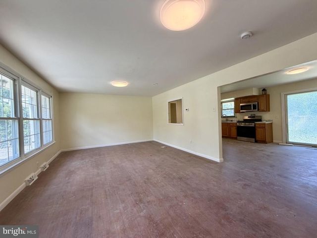322 NICHOLSON RD, Mount Ephraim, NJ 08059