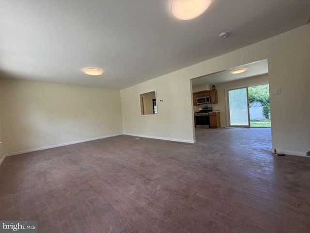322 NICHOLSON RD, Mount Ephraim, NJ 08059