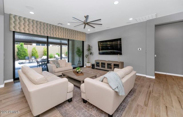 8142 E JAEGER Street, Mesa, AZ 85207
