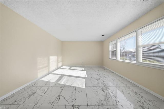 3868 William Penn BLVD, Virginia Beach, VA 23452