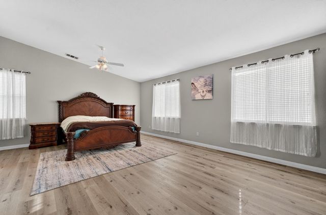 9479 Winding River Way, Elk Grove, CA 95624