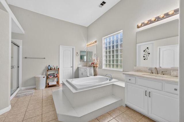 9479 Winding River Way, Elk Grove, CA 95624