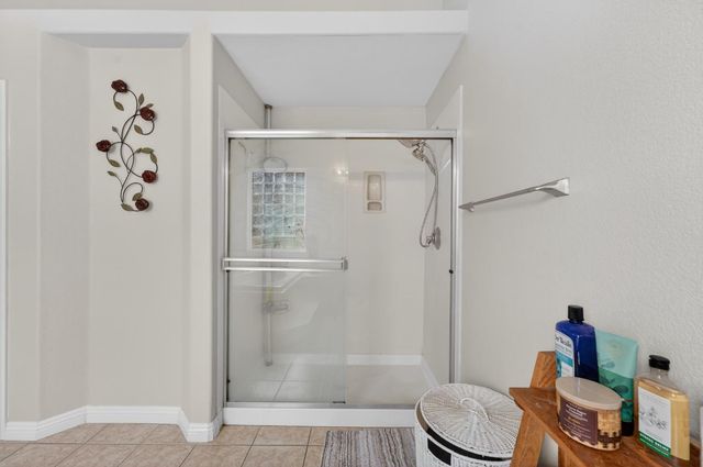 9479 Winding River Way, Elk Grove, CA 95624