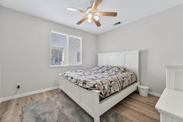 9479 Winding River Way, Elk Grove, CA 95624