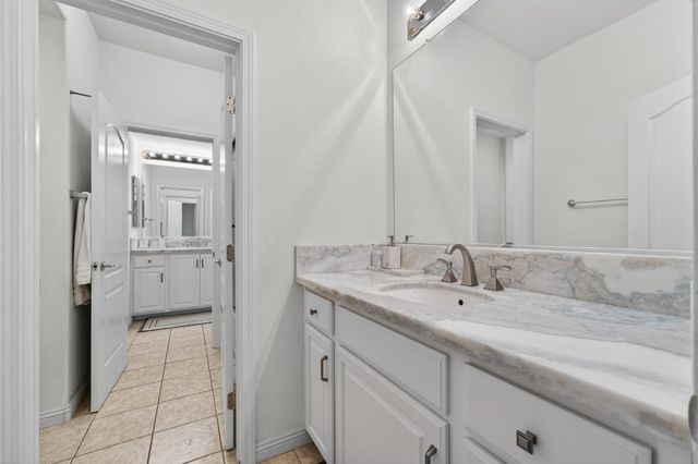 9479 Winding River Way, Elk Grove, CA 95624