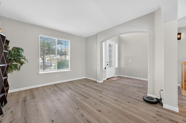 9479 Winding River Way, Elk Grove, CA 95624