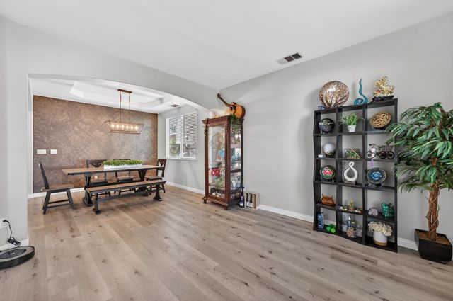 9479 Winding River Way, Elk Grove, CA 95624