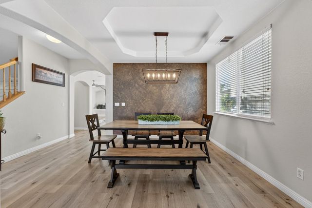 9479 Winding River Way, Elk Grove, CA 95624