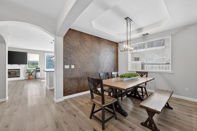 9479 Winding River Way, Elk Grove, CA 95624