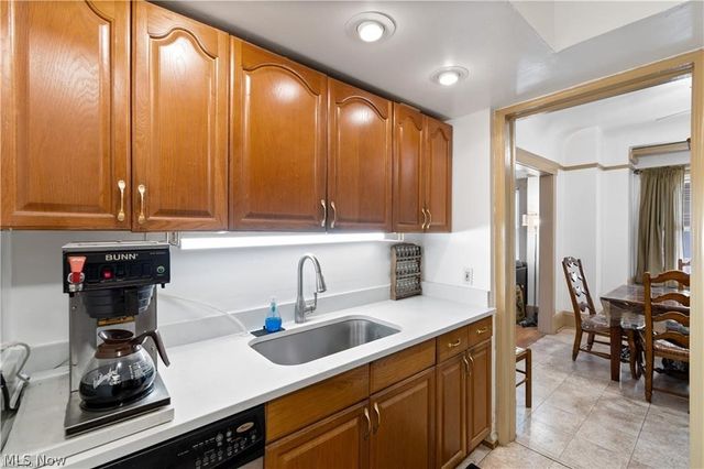 1544 Wyandotte Avenue, Lakewood, OH 44107