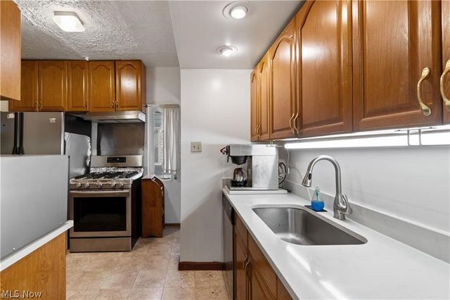 1544 Wyandotte Avenue, Lakewood, OH 44107